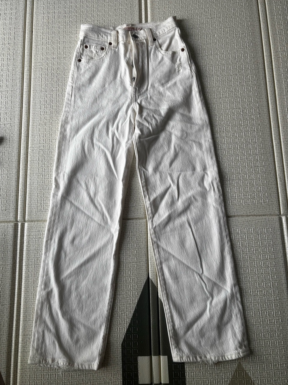 Levi's White High-Rise Straight Jeans